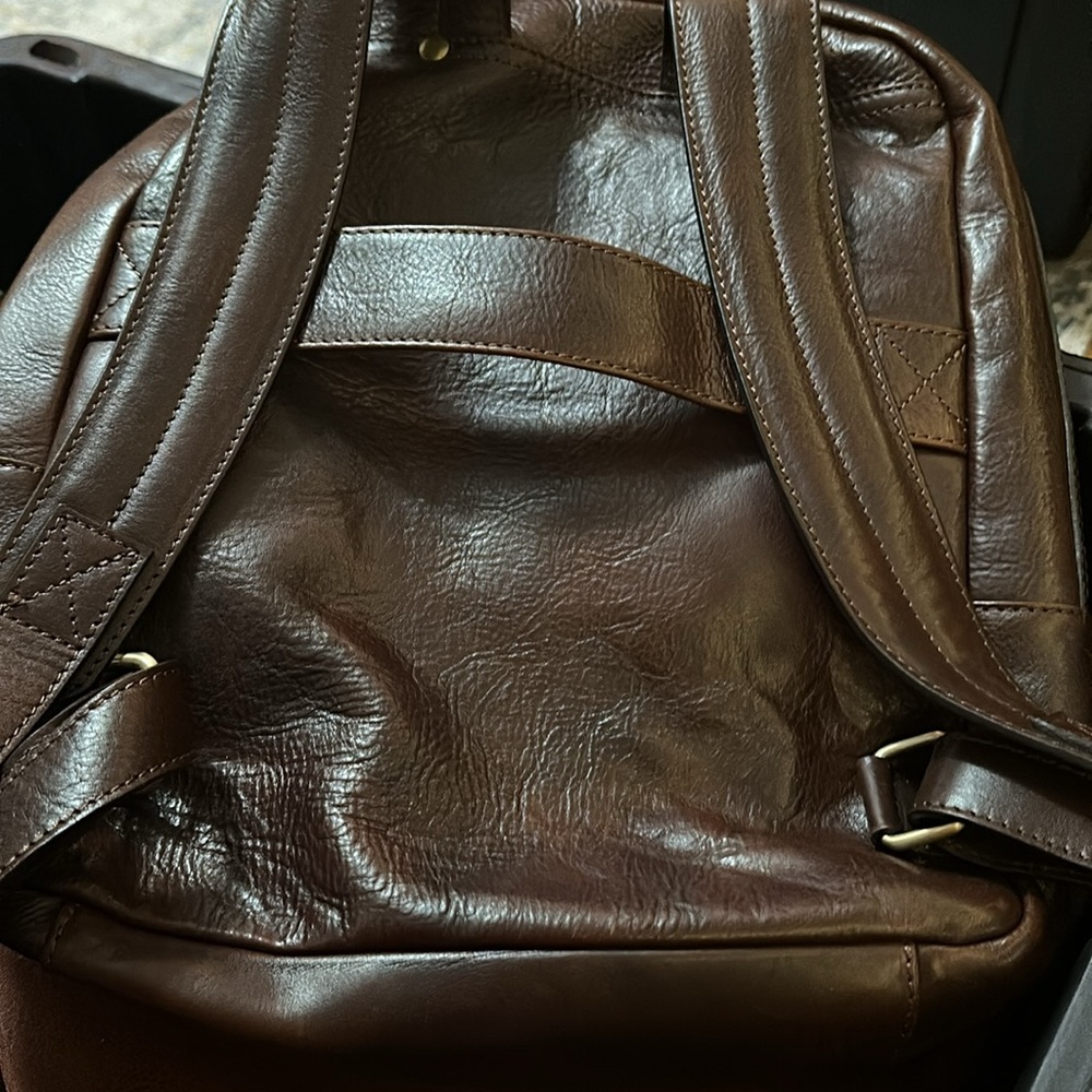 Camarea || Made in Italy Leather Backpack - Picture 2 of 10